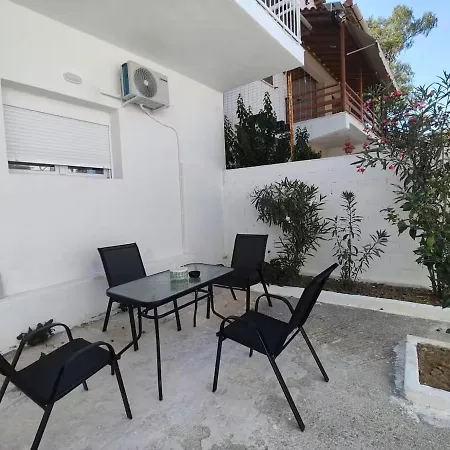 Apartamento Rainbow Seaside Nerántza
